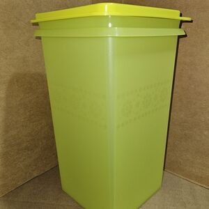 Tupperware Mosac Mega Tall Food Storage Container